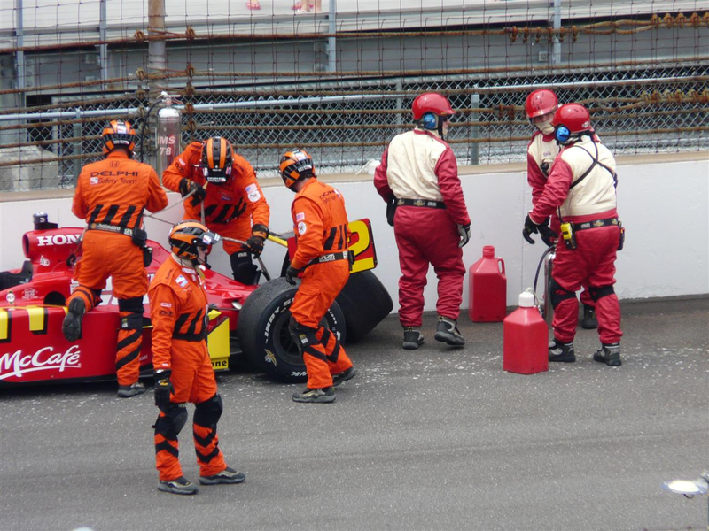 Illustration for article titled Graham Rahal Crashes Exiting Turn Four, Dixon Takes Lead